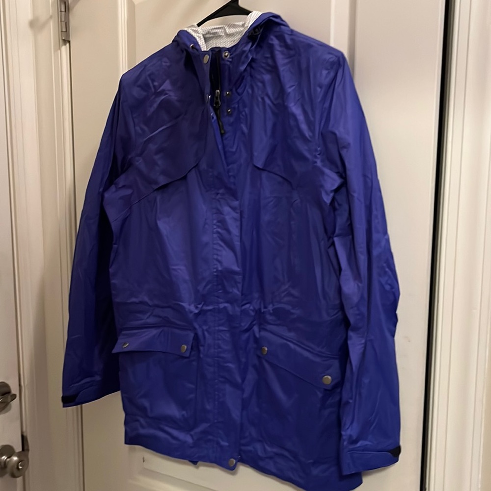 Duluth trading company Mens hooded raincoat/ windbreaker size large